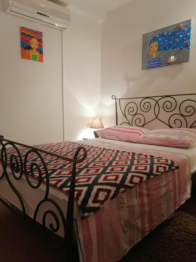 Apartment Nikolina Трогир Екстериор снимка