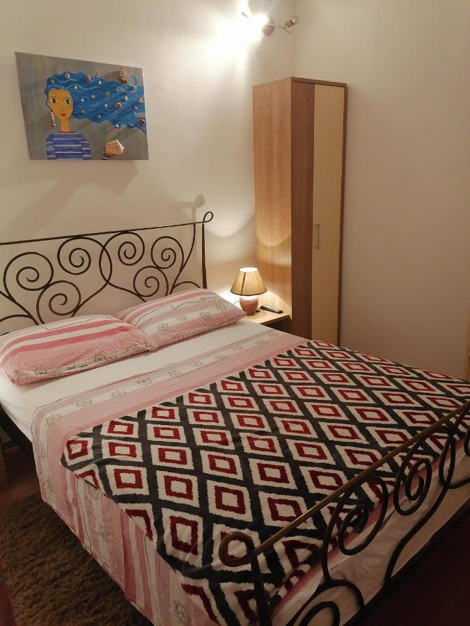 Apartment Nikolina Трогир Екстериор снимка