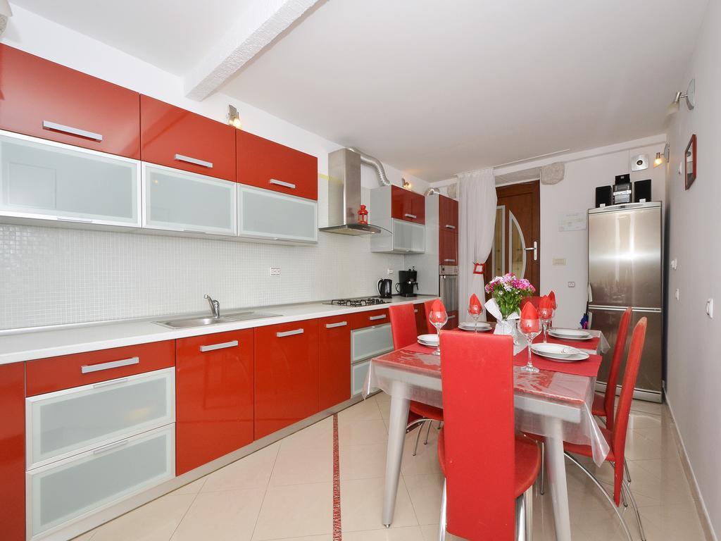 Apartment Nikolina Трогир Екстериор снимка