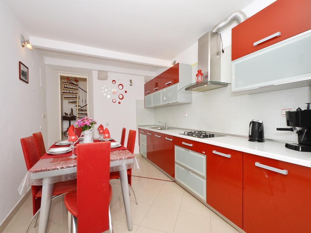 Apartment Nikolina Трогир Екстериор снимка