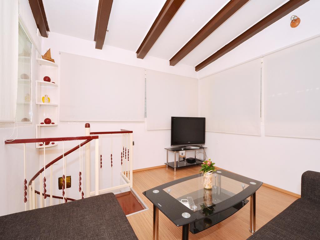 Apartment Nikolina Трогир Екстериор снимка